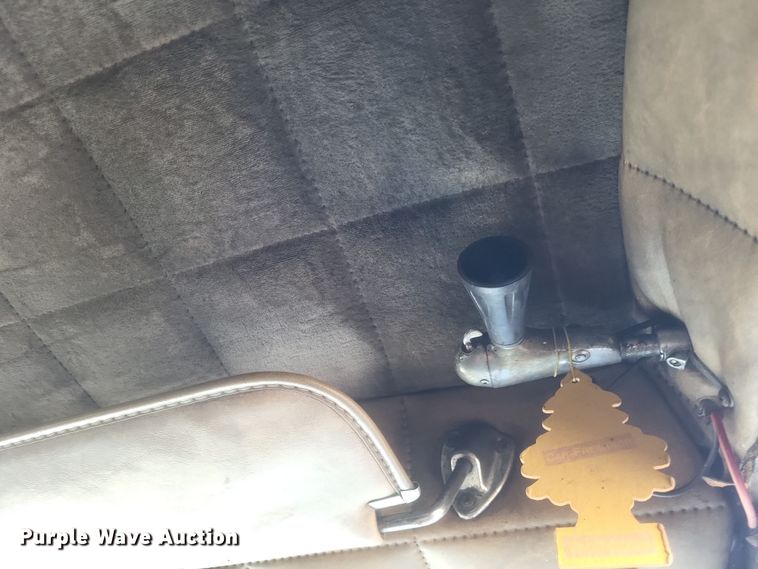 image for item DO4771 1985 Peterbilt 382  semi truck