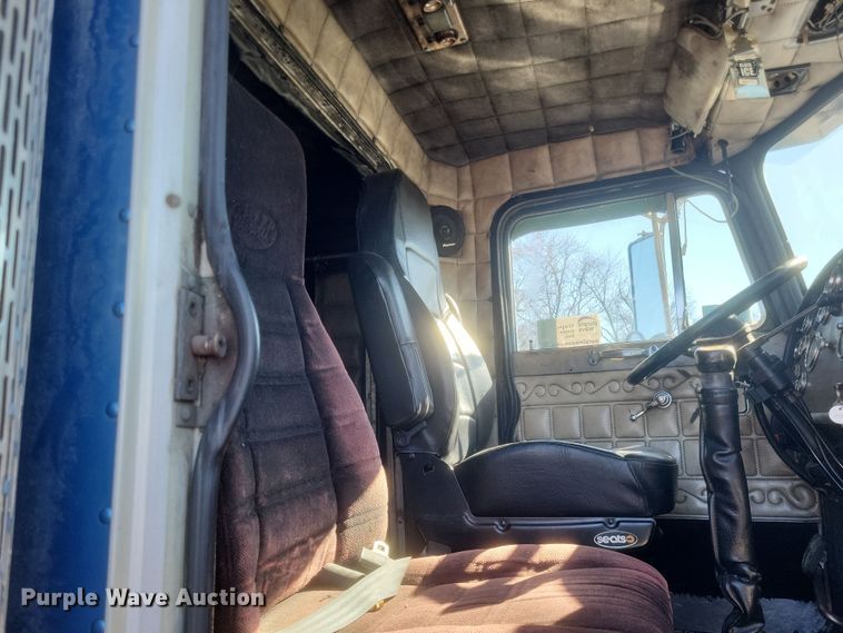 image for item DO4771 1985 Peterbilt 382  semi truck