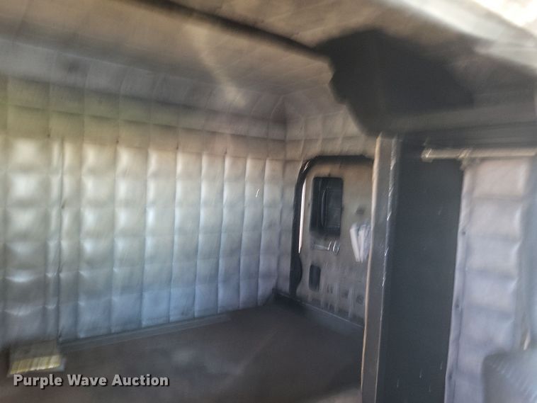 image for item DO4771 1985 Peterbilt 382  semi truck