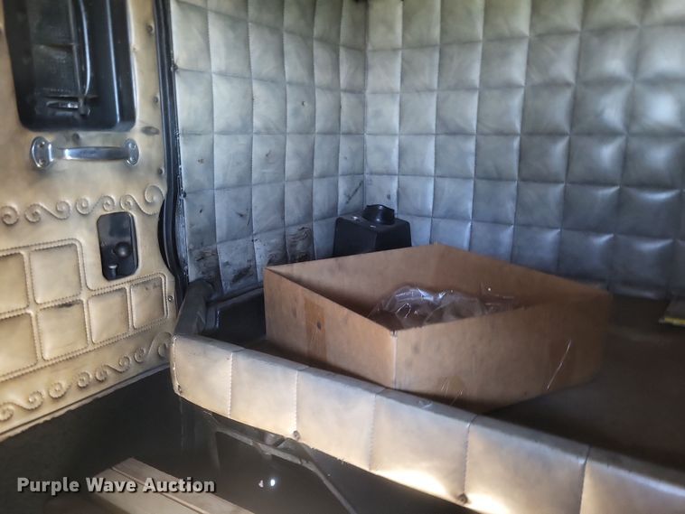 image for item DO4771 1985 Peterbilt 382  semi truck