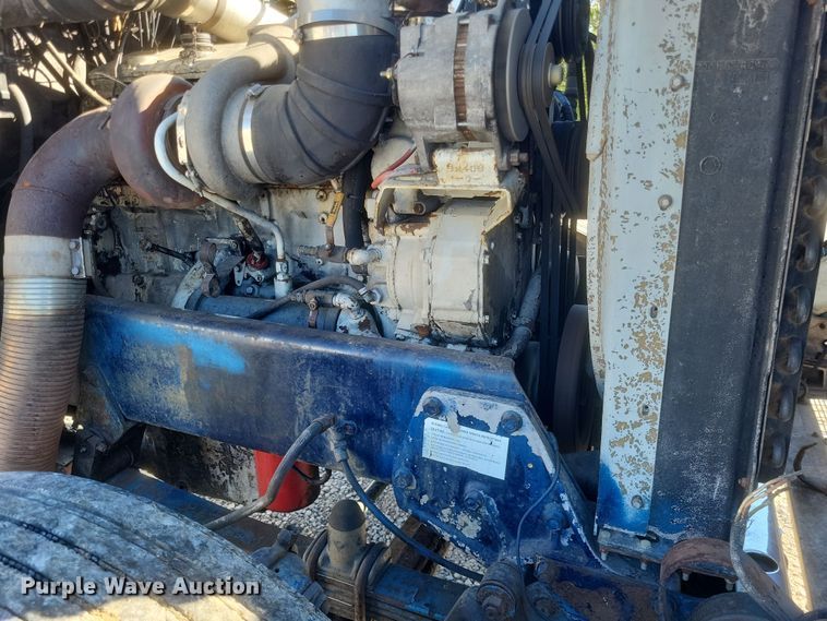 image for item DO4771 1985 Peterbilt 382  semi truck