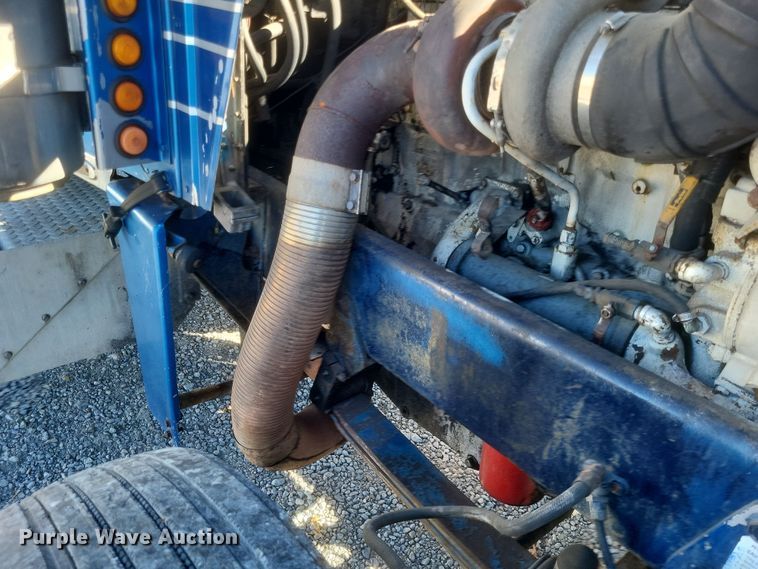 image for item DO4771 1985 Peterbilt 382  semi truck