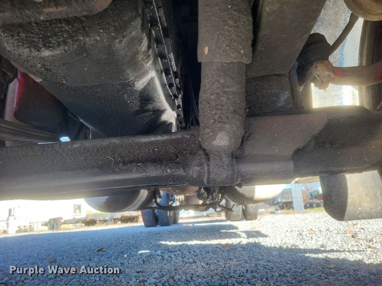 image for item DO4771 1985 Peterbilt 382  semi truck