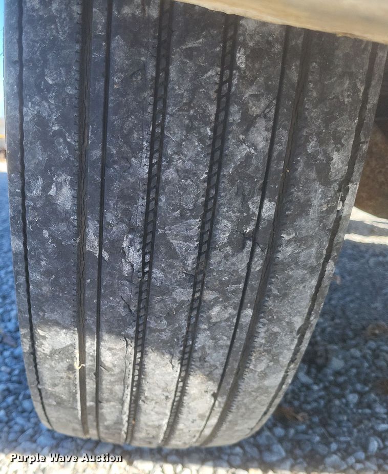 image for item DO4771 1985 Peterbilt 382  semi truck