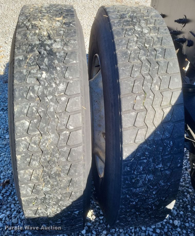 image for item DO4771 1985 Peterbilt 382  semi truck