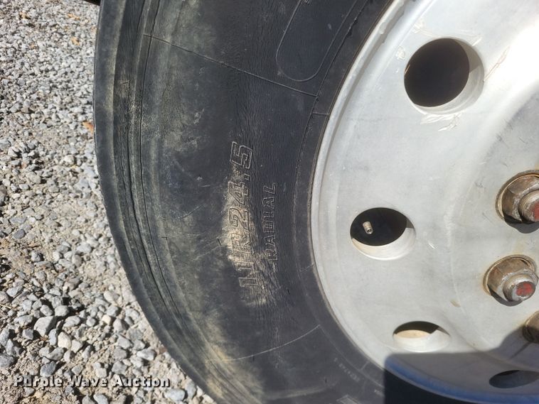 image for item DO4771 1985 Peterbilt 382  semi truck