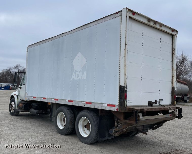 image for item DP0274 2003 International 4400  box truck