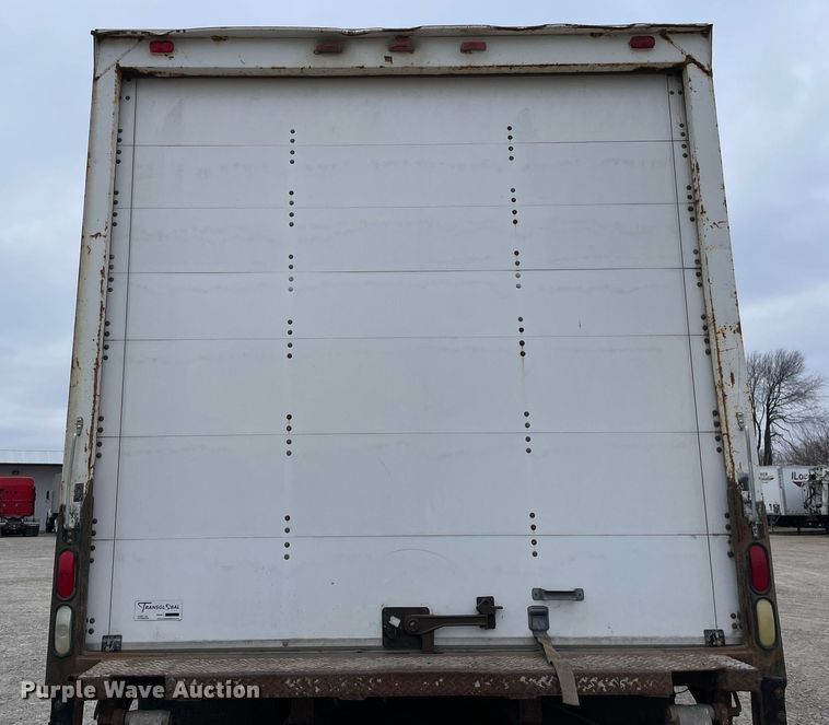 image for item DP0274 2003 International 4400  box truck