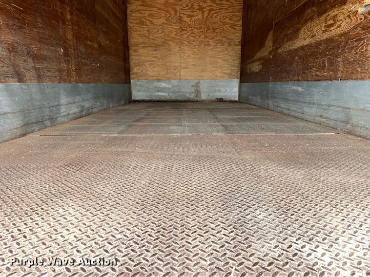 image for item DP0274 2003 International 4400  box truck