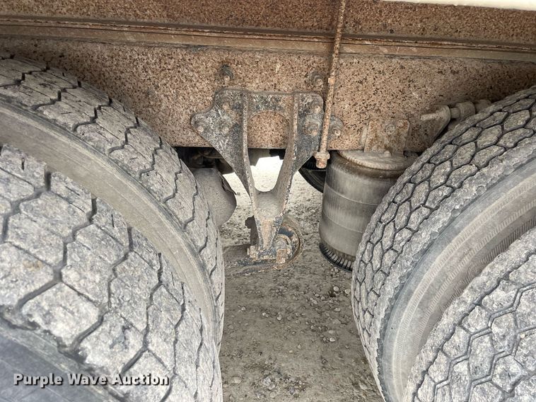 image for item DP0274 2003 International 4400  box truck