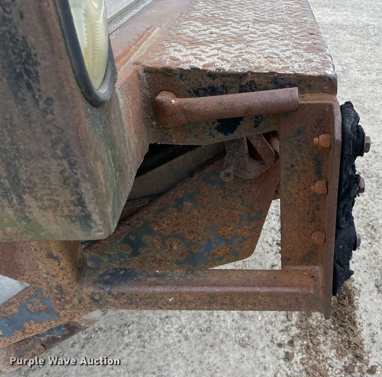 image for item DP0274 2003 International 4400  box truck