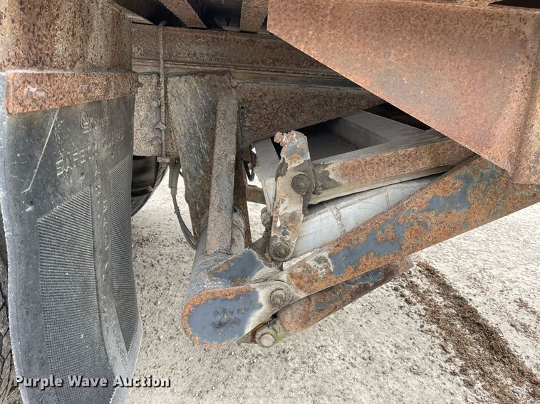 image for item DP0274 2003 International 4400  box truck