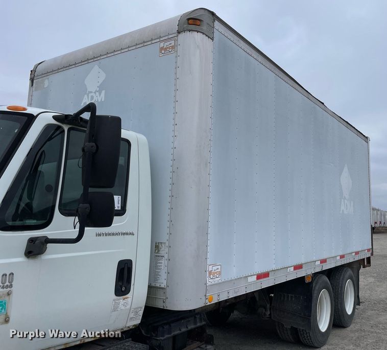 image for item DP0274 2003 International 4400  box truck