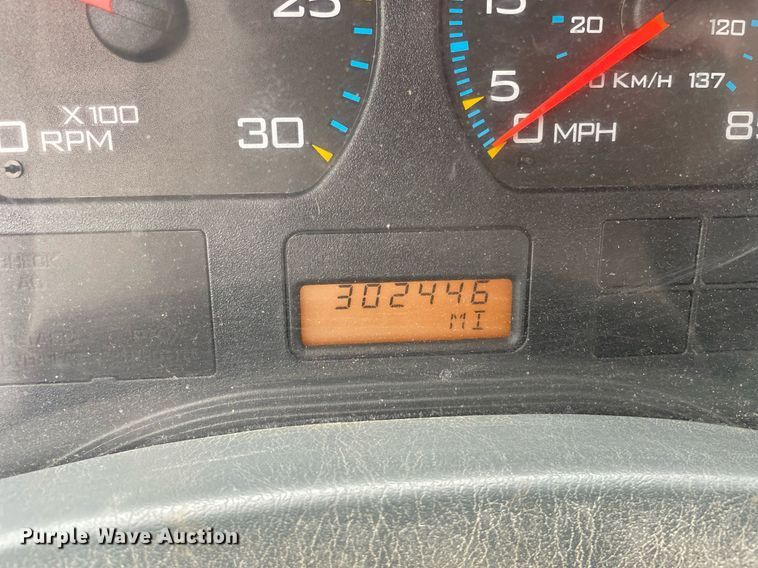 image for item DP0274 2003 International 4400  box truck