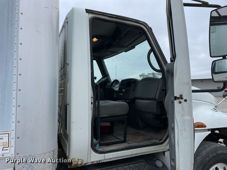 image for item DP0274 2003 International 4400  box truck