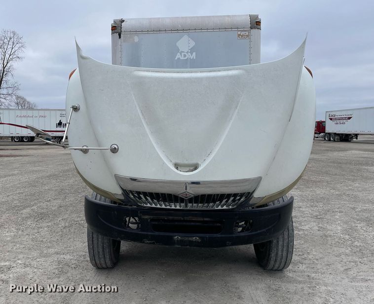 image for item DP0274 2003 International 4400  box truck