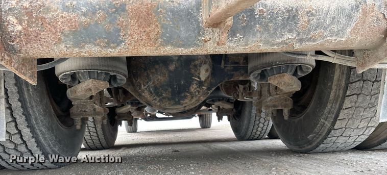 image for item DP0274 2003 International 4400  box truck