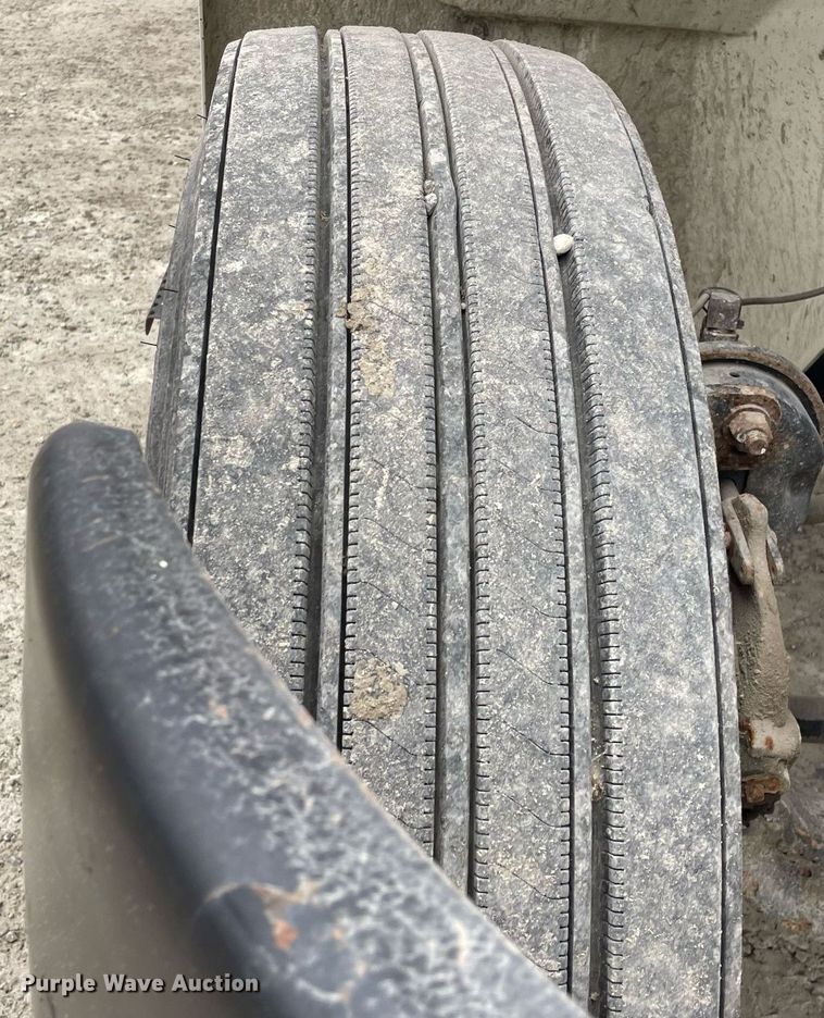 image for item DP0274 2003 International 4400  box truck