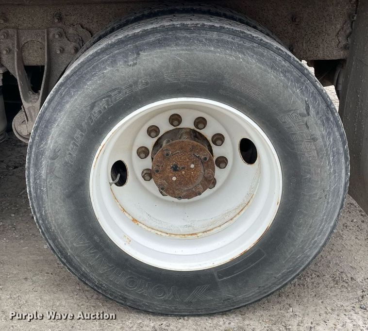 image for item DP0274 2003 International 4400  box truck