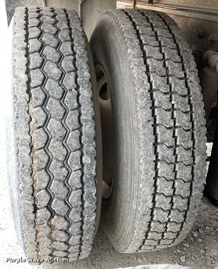 image for item DP0274 2003 International 4400  box truck