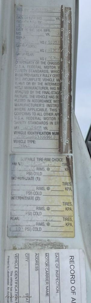 image for item DP0274 2003 International 4400  box truck