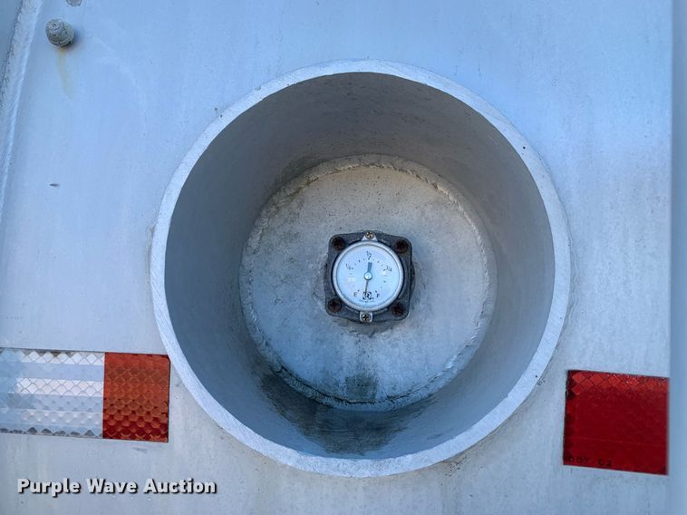 image for item DP8784 1988 VIM 307AL  tank trailer