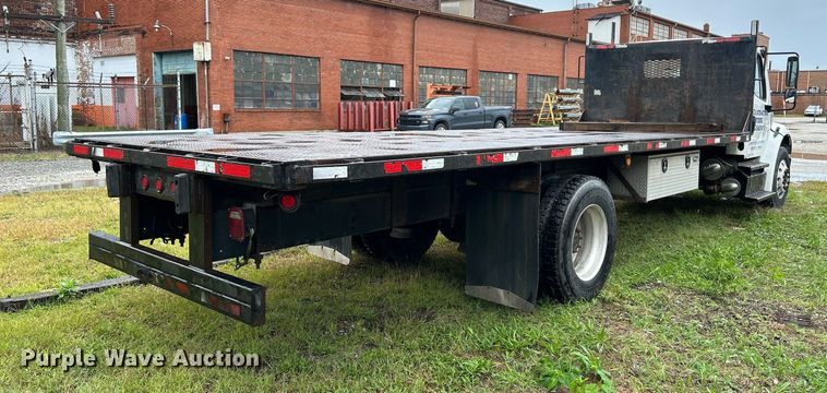 image for item DQ0938 2013 Freightliner Business Class M2  flatbed truck