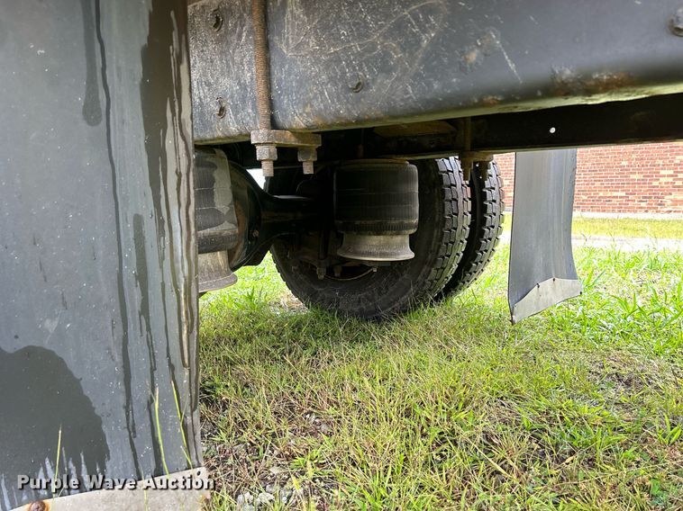 image for item DQ0938 2013 Freightliner Business Class M2  flatbed truck