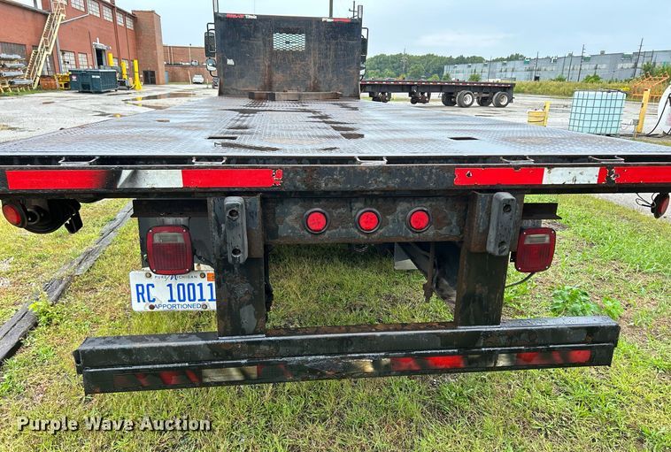 image for item DQ0938 2013 Freightliner Business Class M2  flatbed truck