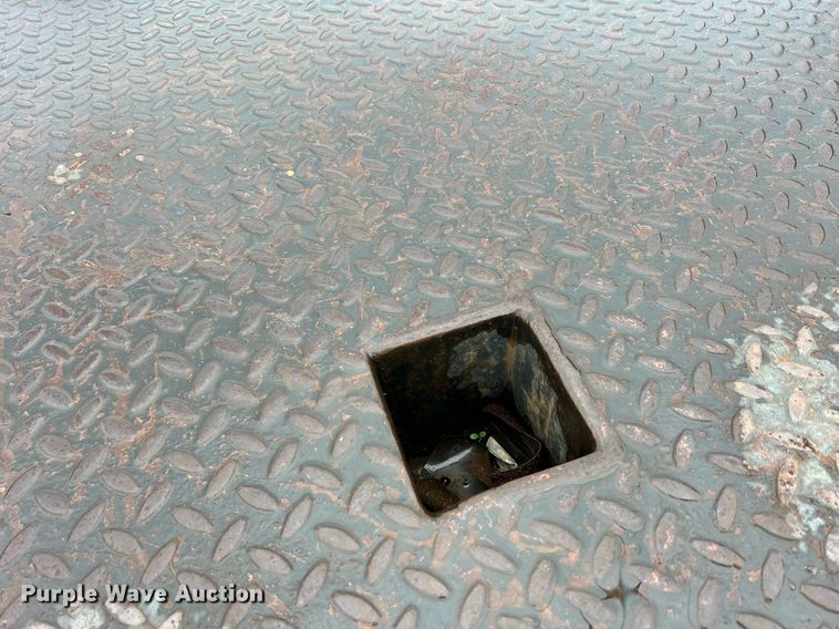 image for item DQ0938 2013 Freightliner Business Class M2  flatbed truck