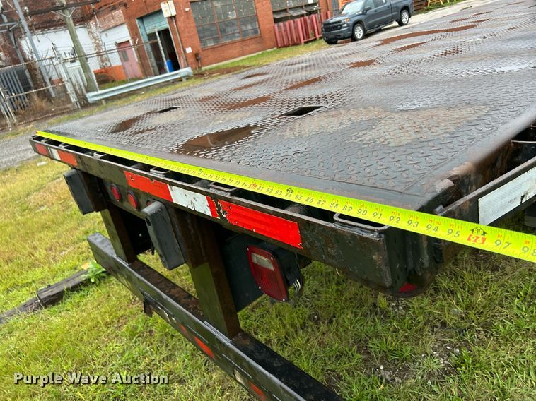 image for item DQ0938 2013 Freightliner Business Class M2  flatbed truck