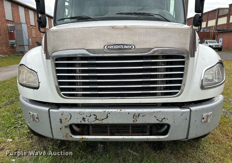 image for item DQ0938 2013 Freightliner Business Class M2  flatbed truck