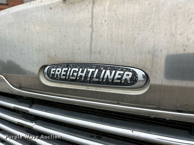 image for item DQ0938 2013 Freightliner Business Class M2  flatbed truck