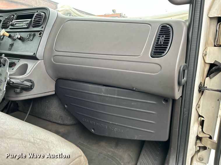 image for item DQ0938 2013 Freightliner Business Class M2  flatbed truck