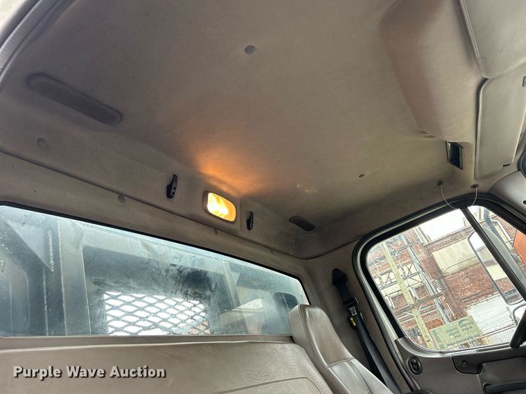 image for item DQ0938 2013 Freightliner Business Class M2  flatbed truck