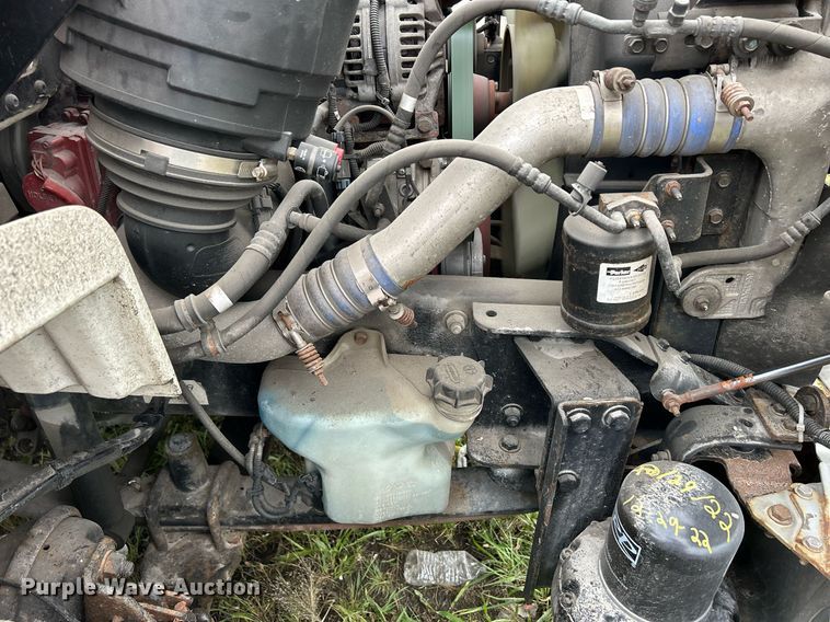 image for item DQ0938 2013 Freightliner Business Class M2  flatbed truck