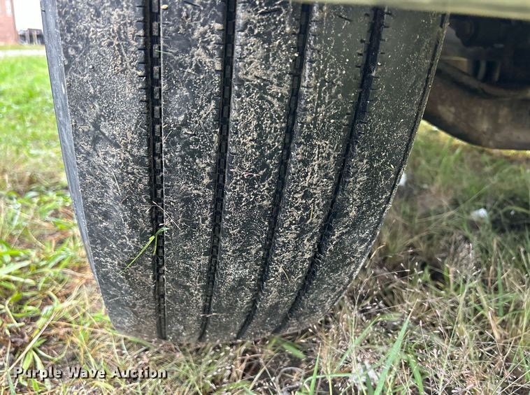 image for item DQ0938 2013 Freightliner Business Class M2  flatbed truck