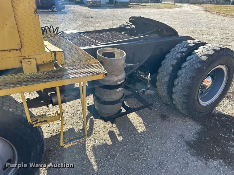 image for item DQ1074 Ottawa YT30  yard truck