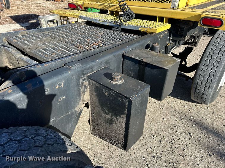 image for item DQ1074 Ottawa YT30  yard truck