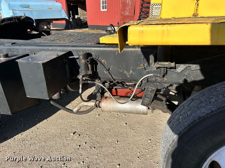 image for item DQ1074 Ottawa YT30  yard truck