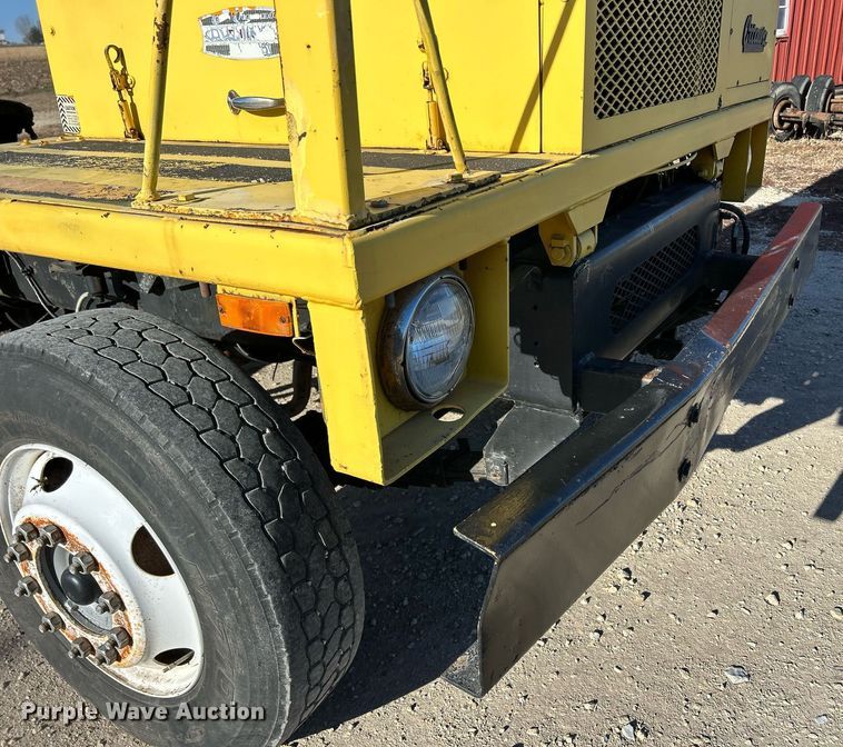 image for item DQ1074 Ottawa YT30  yard truck