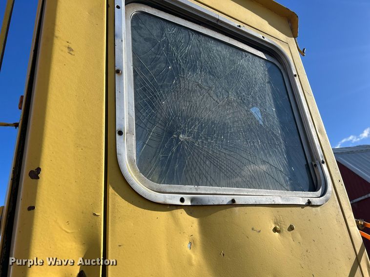 image for item DQ1074 Ottawa YT30  yard truck