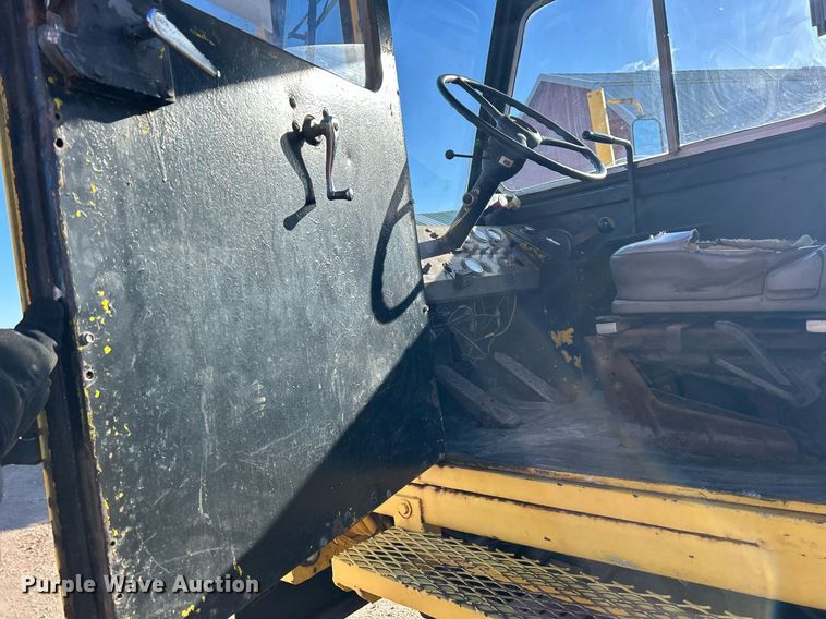 image for item DQ1074 Ottawa YT30  yard truck