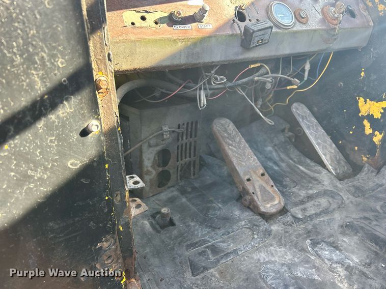 image for item DQ1074 Ottawa YT30  yard truck