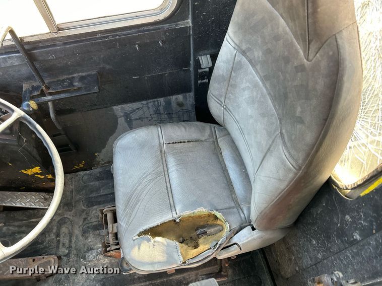 image for item DQ1074 Ottawa YT30  yard truck