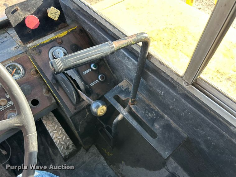 image for item DQ1074 Ottawa YT30  yard truck