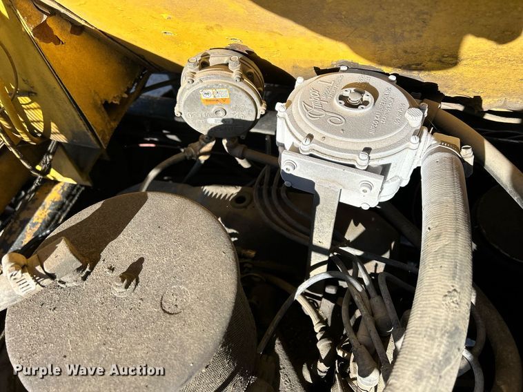 image for item DQ1074 Ottawa YT30  yard truck