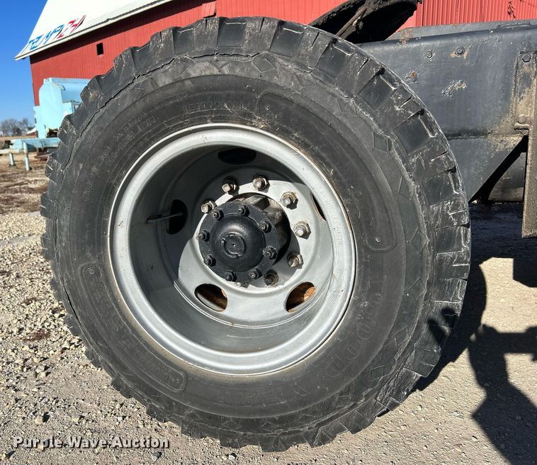 image for item DQ1074 Ottawa YT30  yard truck