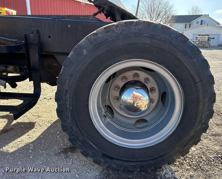 image for item DQ1074 Ottawa YT30  yard truck