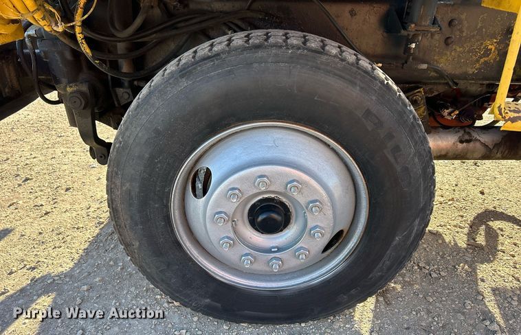 image for item DQ1074 Ottawa YT30  yard truck